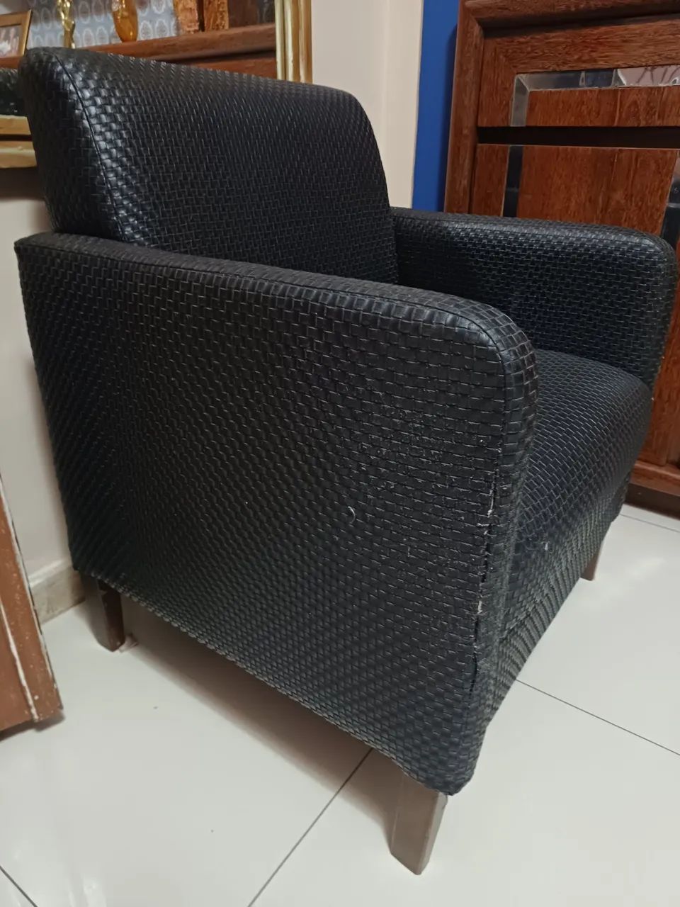 Vendo Poltrona Preta - Foto 2