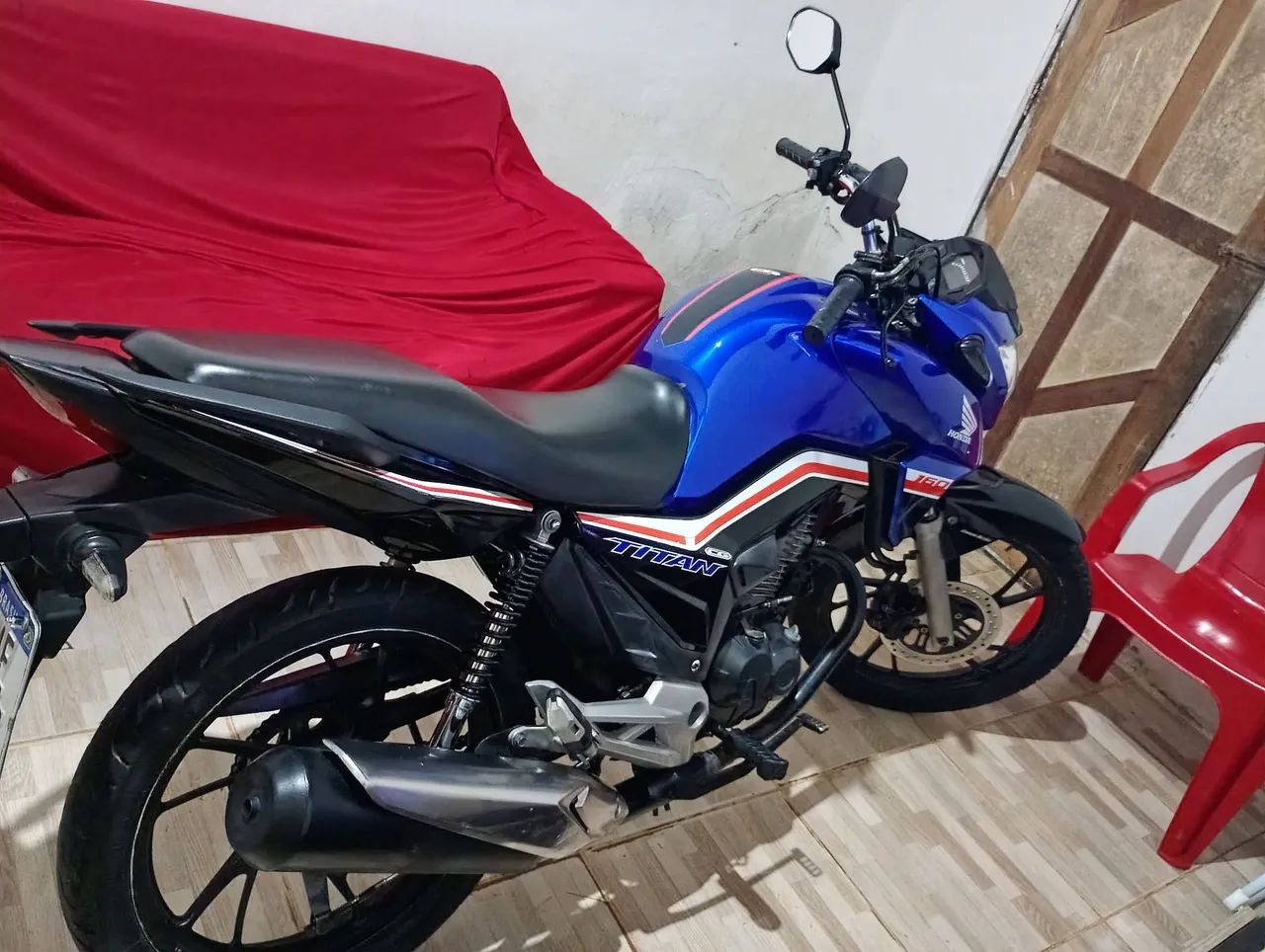 Vendo Titan 160 conservada emplacada  - Foto 3