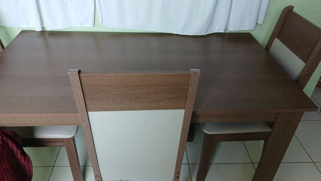 Mesa de 4 cadeiras 