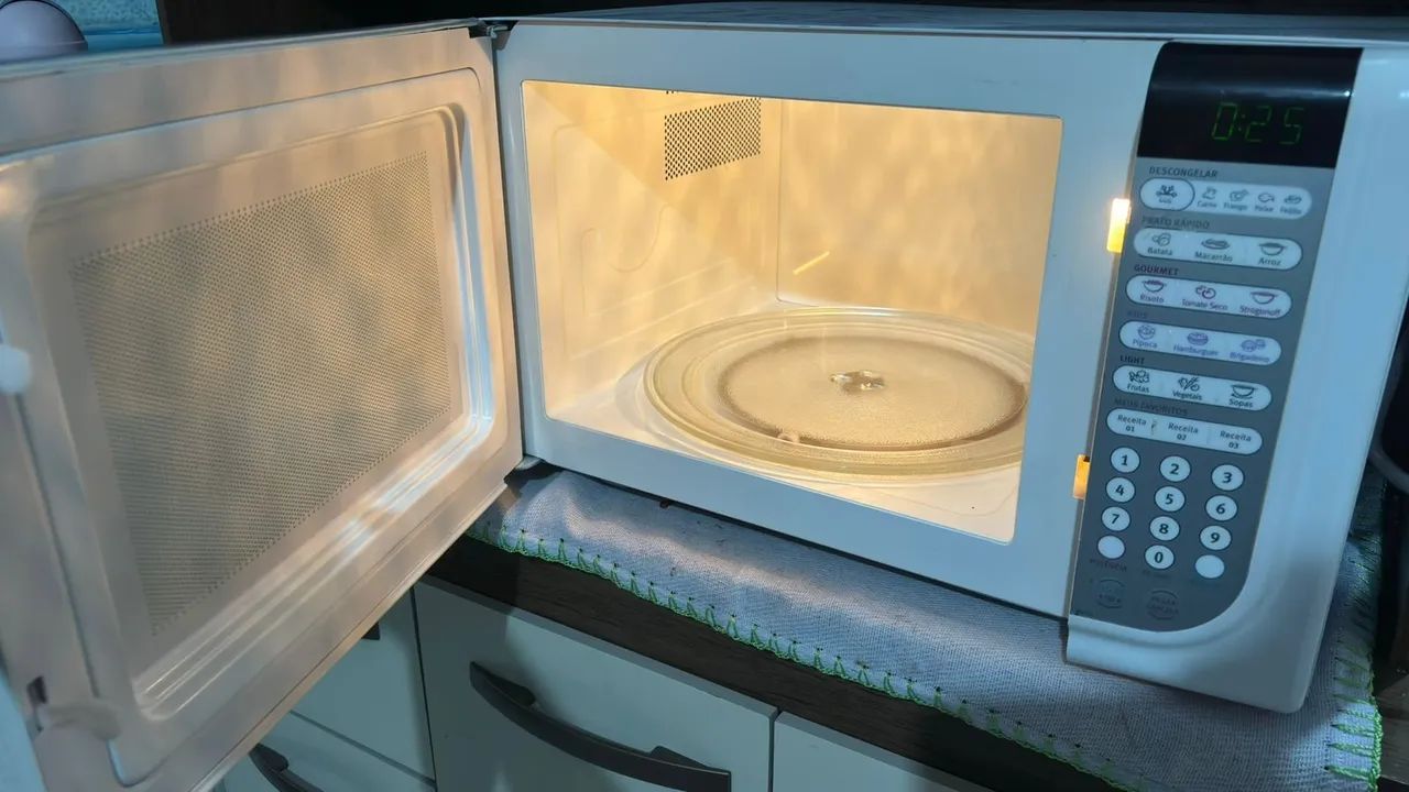 Microondas Eletrolux 31 litros  - Foto 4