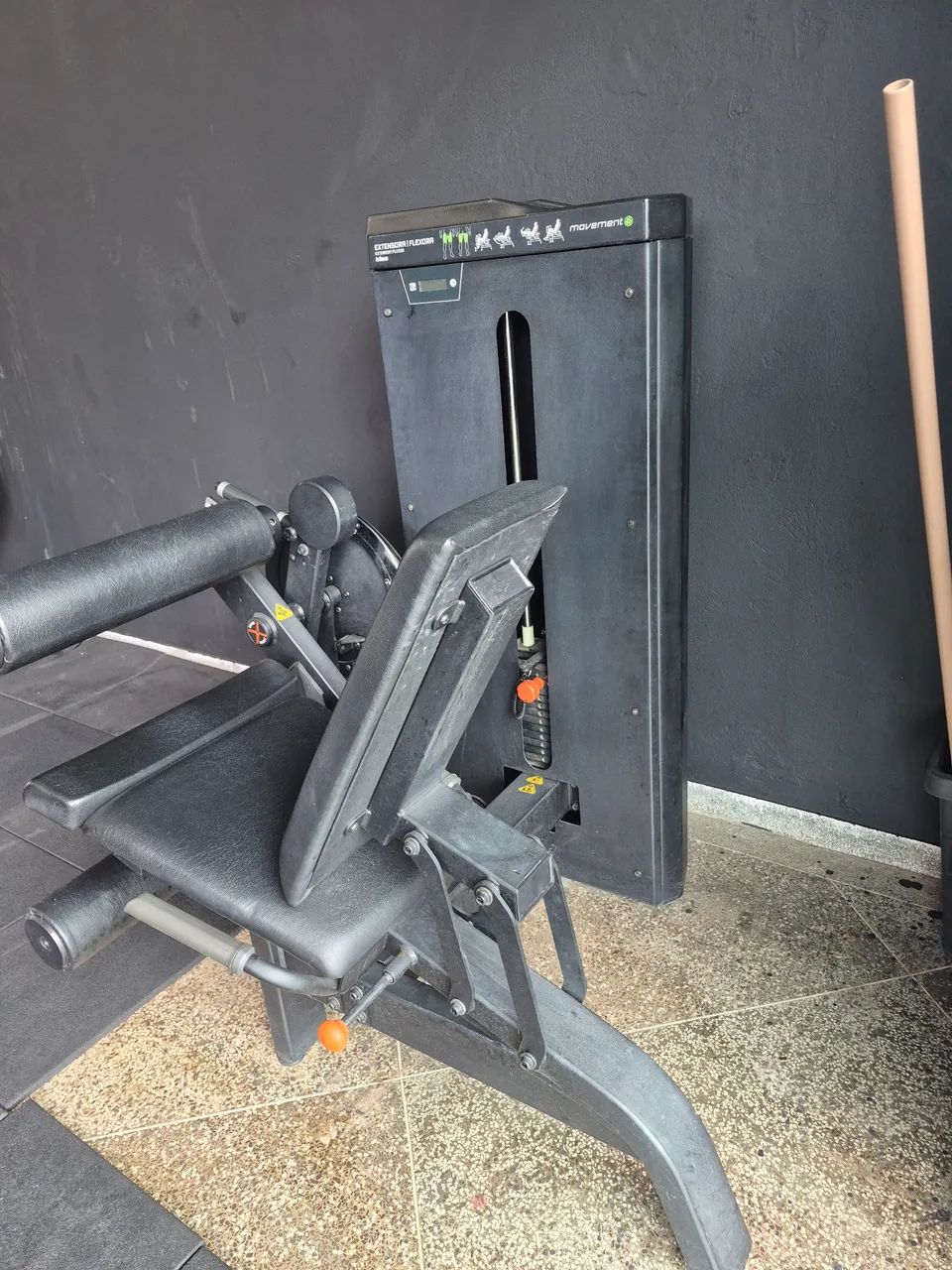 VENDO CADEIRA EXTENSORA E FLEXORA  - Foto 4