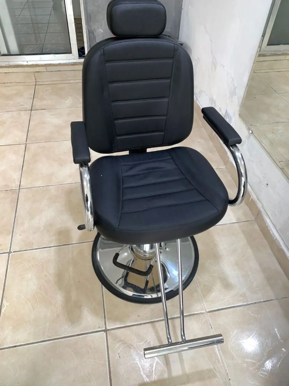 Cadeira de Barbeiro ou Cabeleireira  - Foto 2