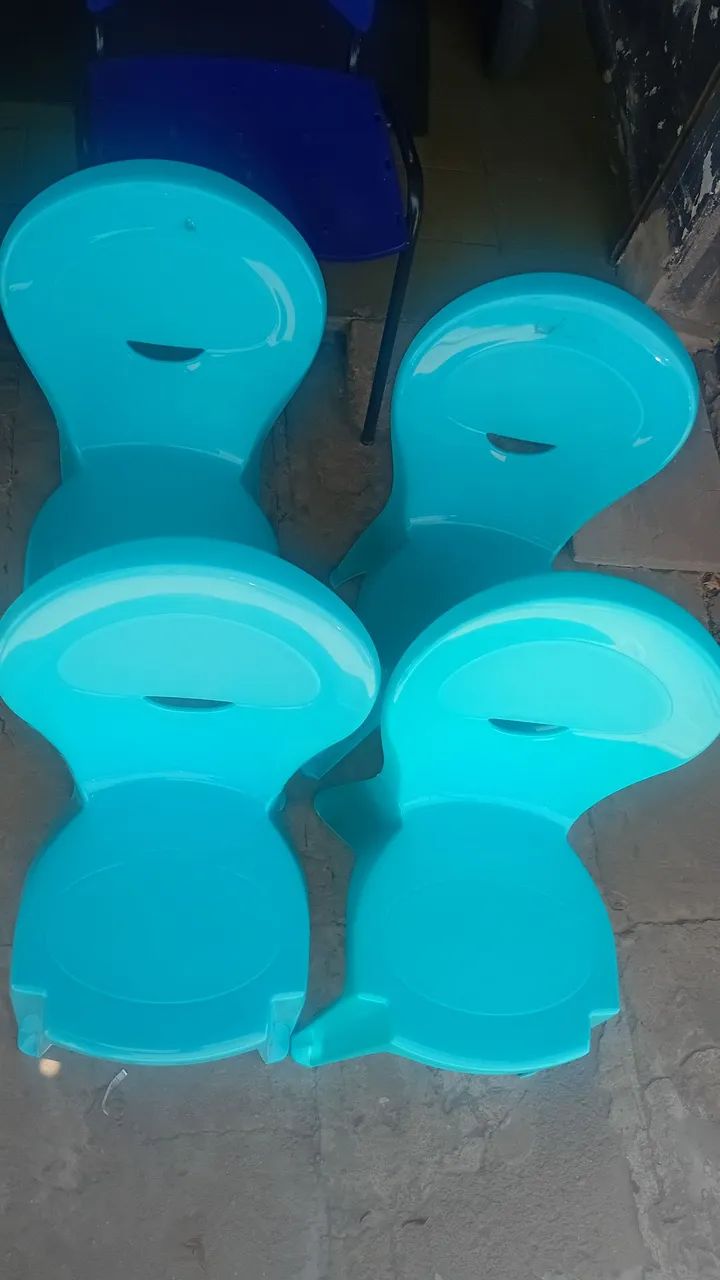 4 cadeirinhas infantil semi novas - Foto 4