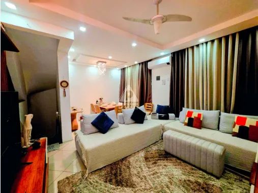 Casa Tríplex de Vila 4 Quartos, 2 suites e 2 vagas de garagem