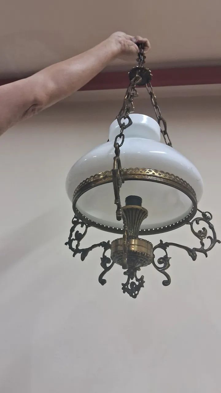 Lustre Antigo em Bronze com cupula - Foto 2