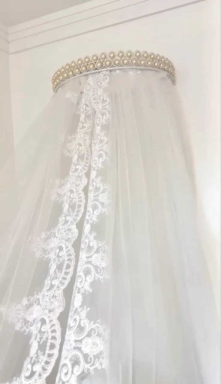 Dossel com cortinado para berço 