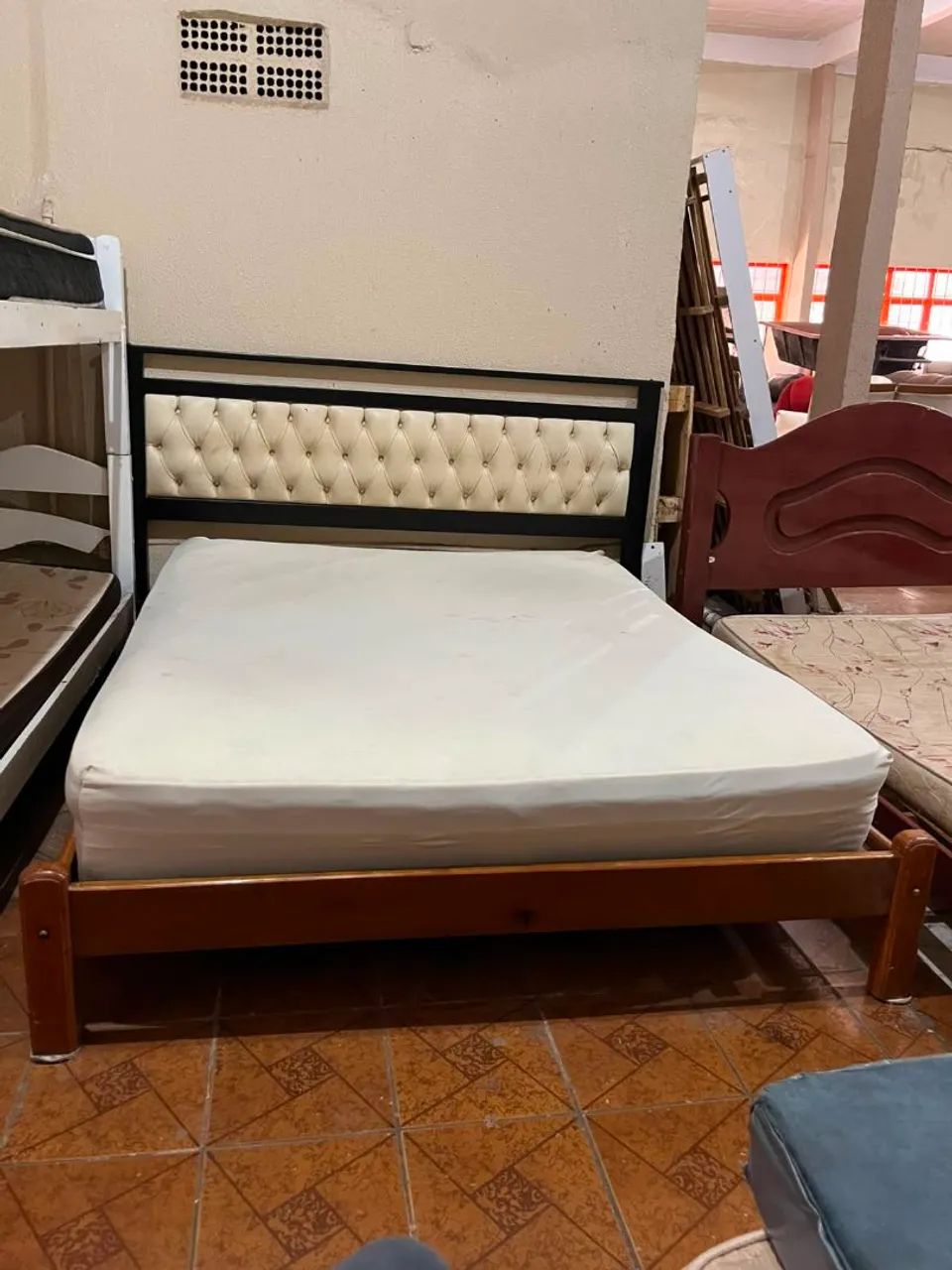 Cama + colchão+ cabeceira 