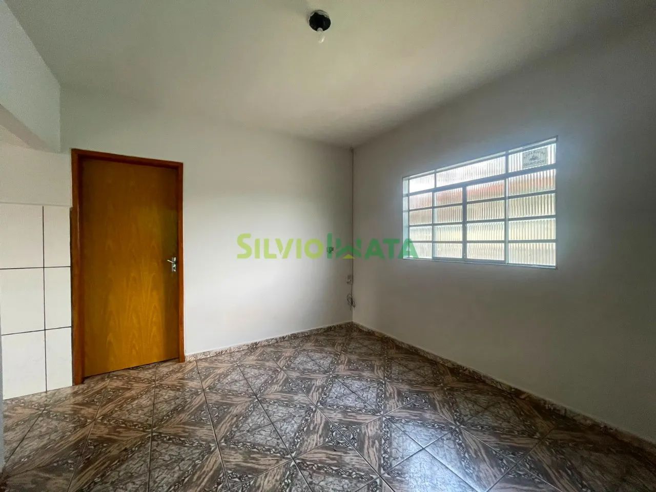 EXCELENTE CASA , 02 QUARTOS, AMPLO QUINTAL, JARDIM BATEL. - Foto 5