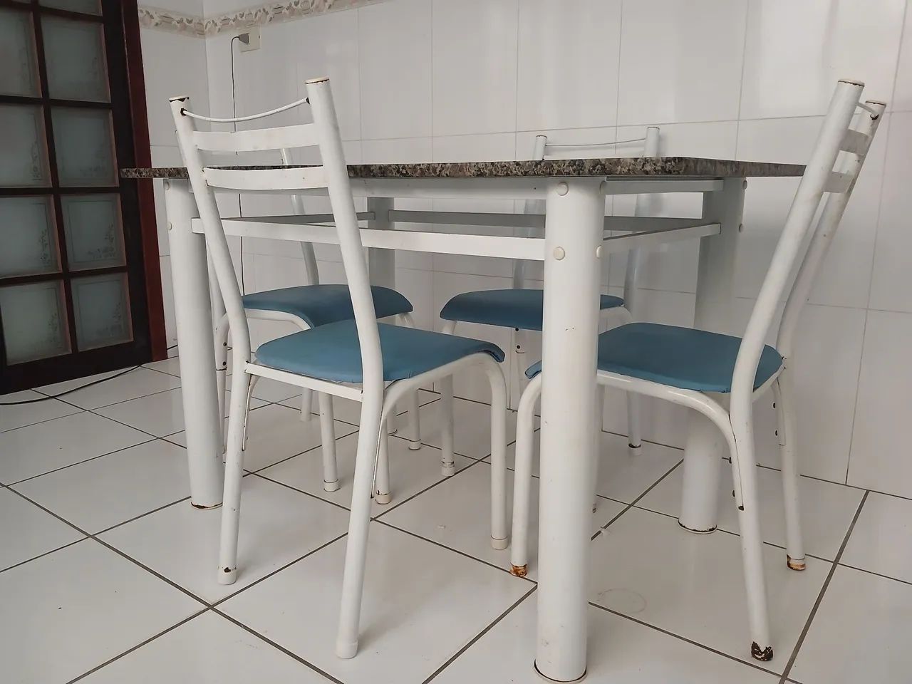 Mesa com 4 cadeiras - Foto 3