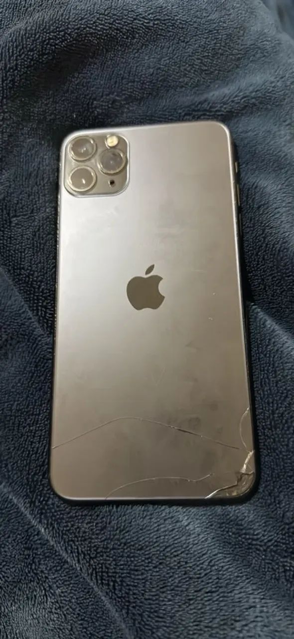 Iphone 11 pro max semi usado - Foto 2