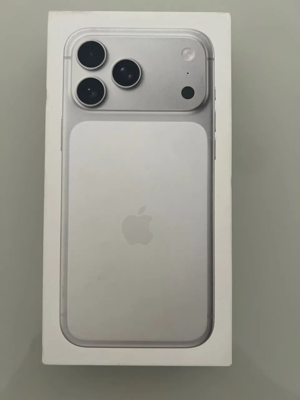 iPhone 17 Pro Max Lacrado Silver 256GB