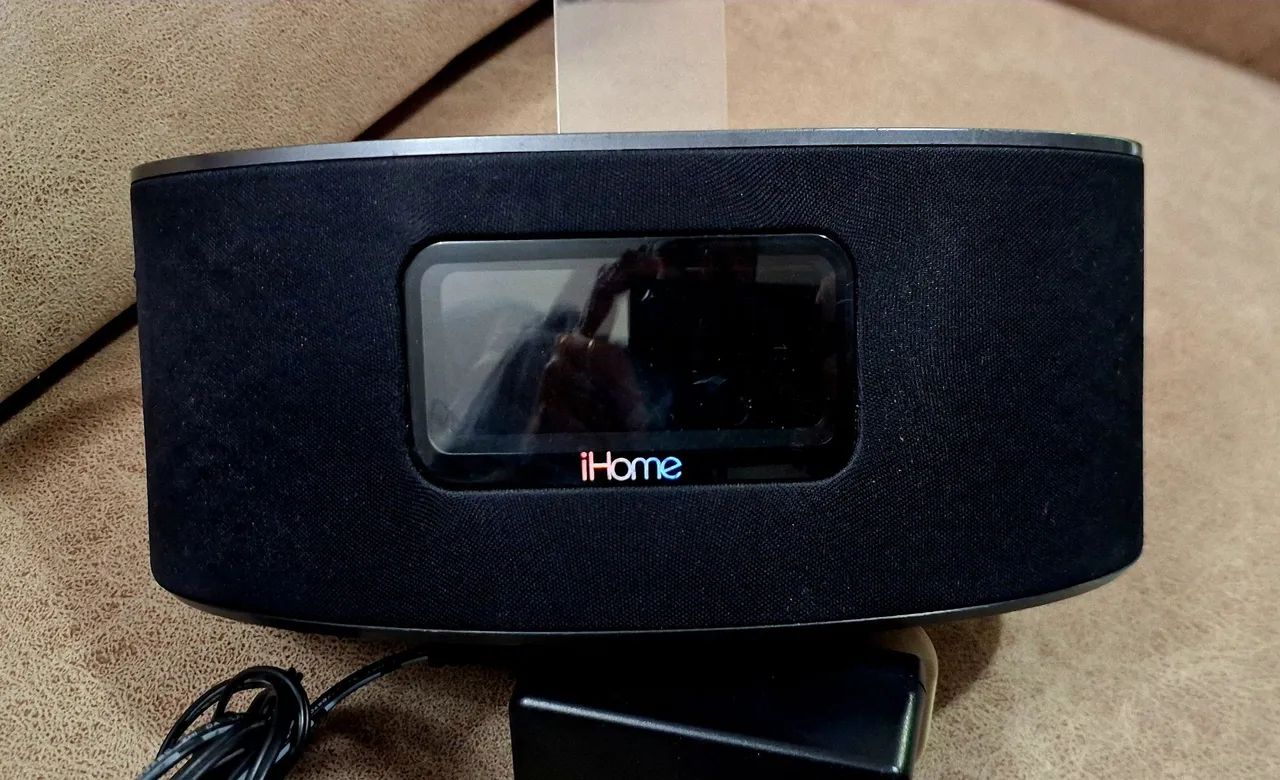 Caixa de som e rádio relógio Ihome para iPhone  - Foto 2