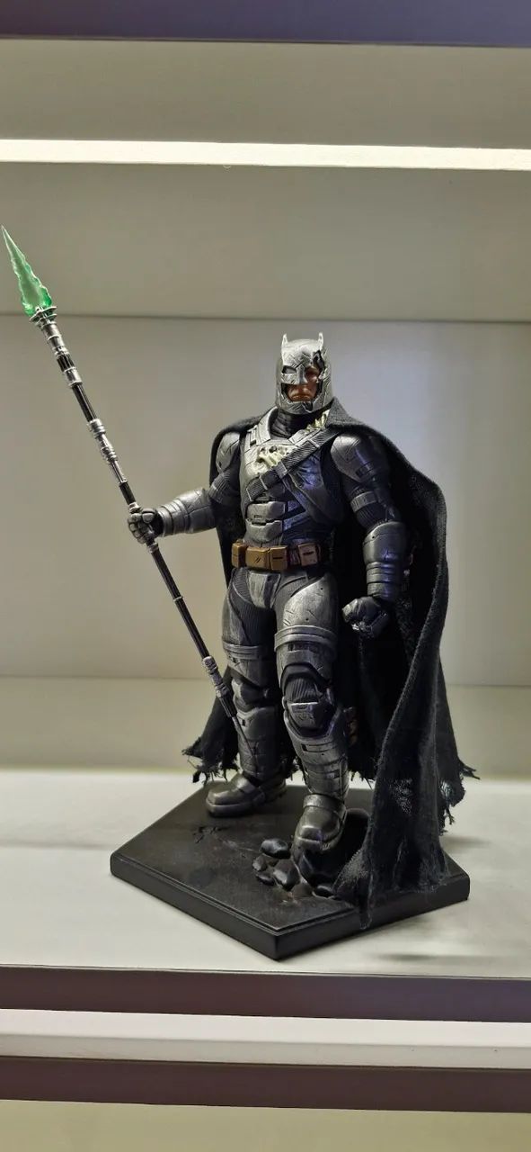 Battle Damaged Armored Batman Batman V Superman Iron Studios 1/10 - Foto 3