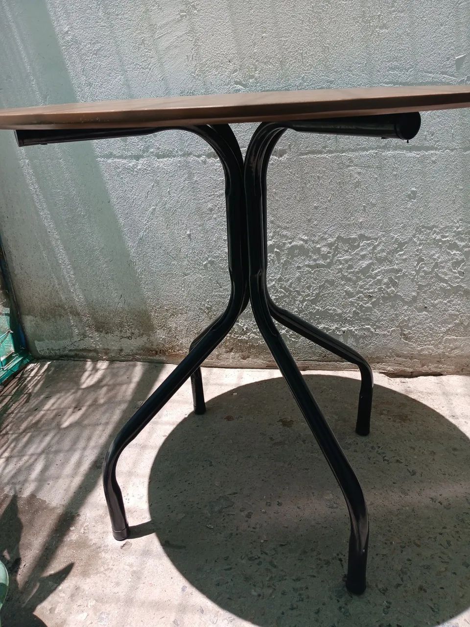 VENDO Mesa com tampo de madeira