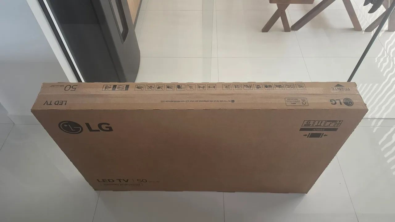 VENDO TV LED LG 50 POLEGADAS SMART 4K  LACRADA COM NOTA FISCAL E 1 ANO DE GARANTIA. - Foto 3
