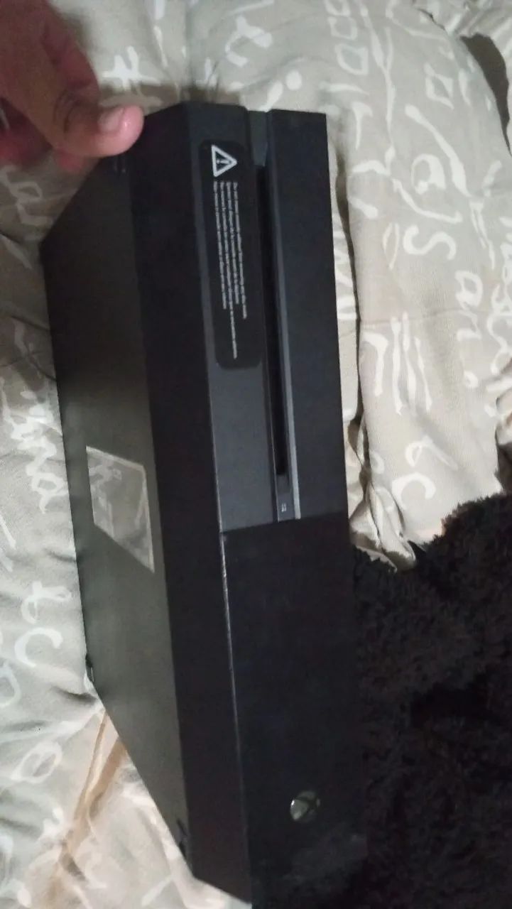 Vendo Xbox one preto - Foto 3