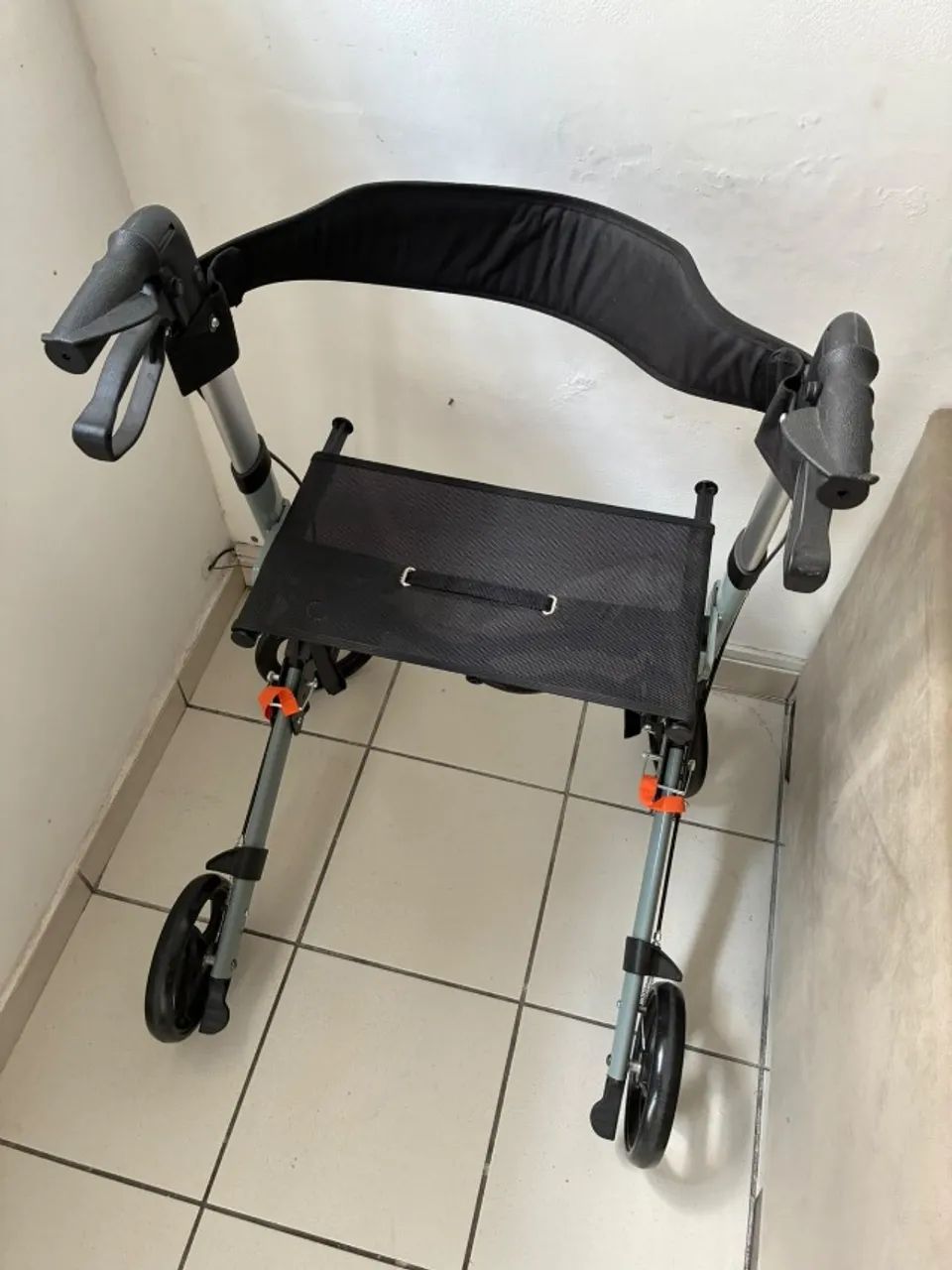 Andador com cadeira - Foto 2