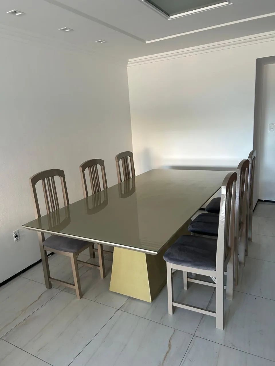 Vendo conjunto de mesa e seis cadeiras de jantar. Super nova  - Foto 4