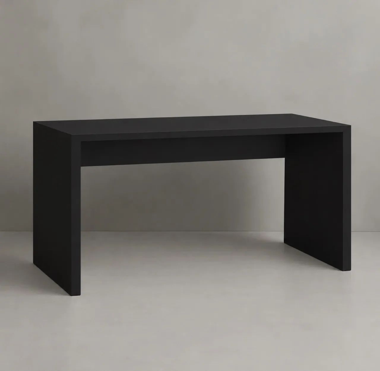 Mesa de computador com várias utilidade 