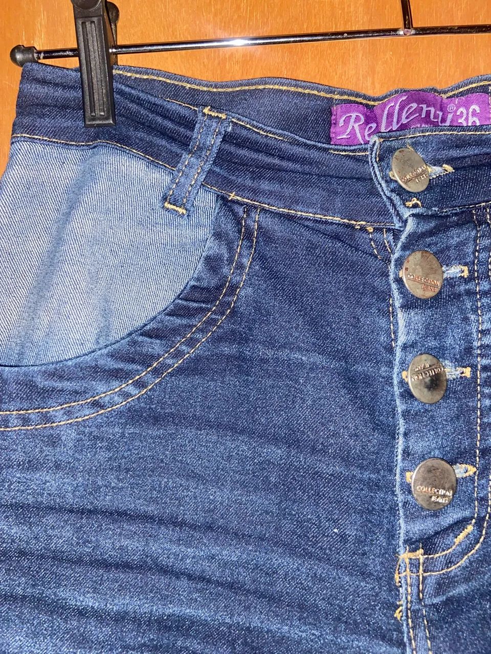 Short jeans com botões  - Foto 2