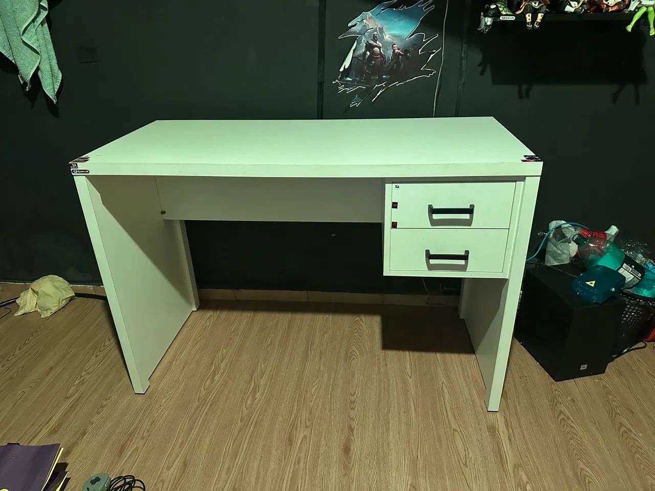 Mesa de  mdf (escrivaninha)
