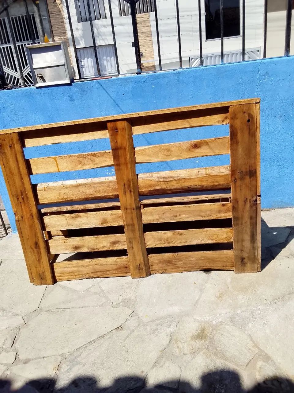 Banco de madeira rústico de pallet - Foto 4