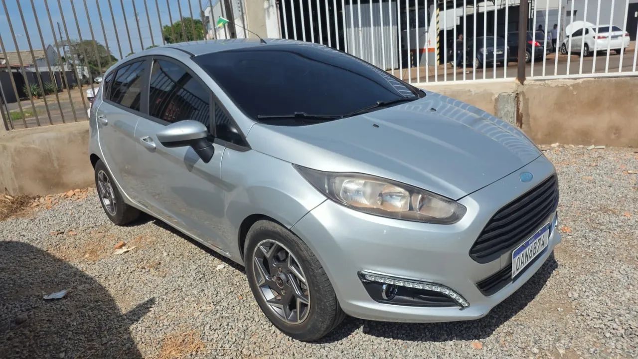 Ford Fiesta 1.5 16V Flex Mec. 5P 2014 - Foto 2