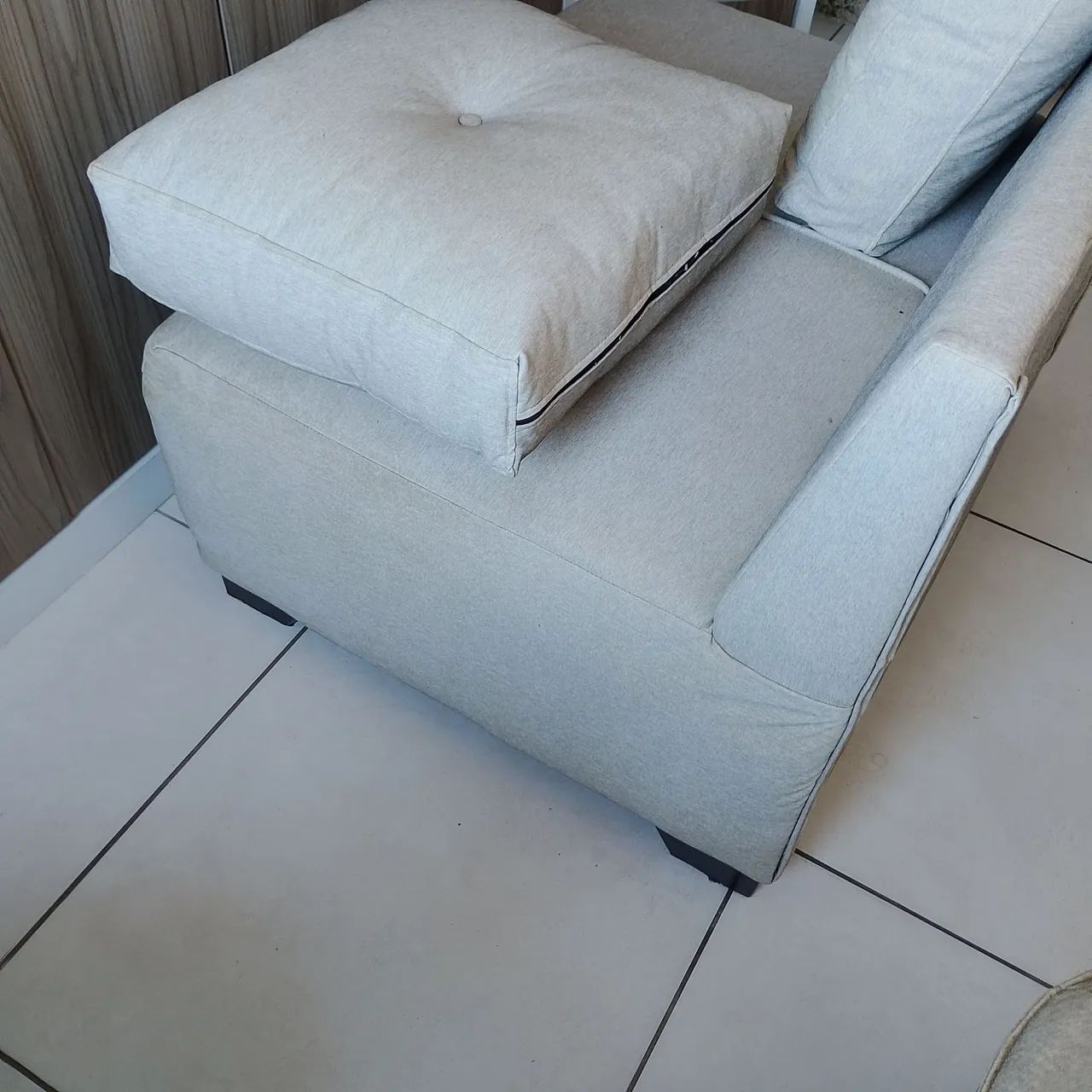 Sofá dois lugares mais puff - Foto 5