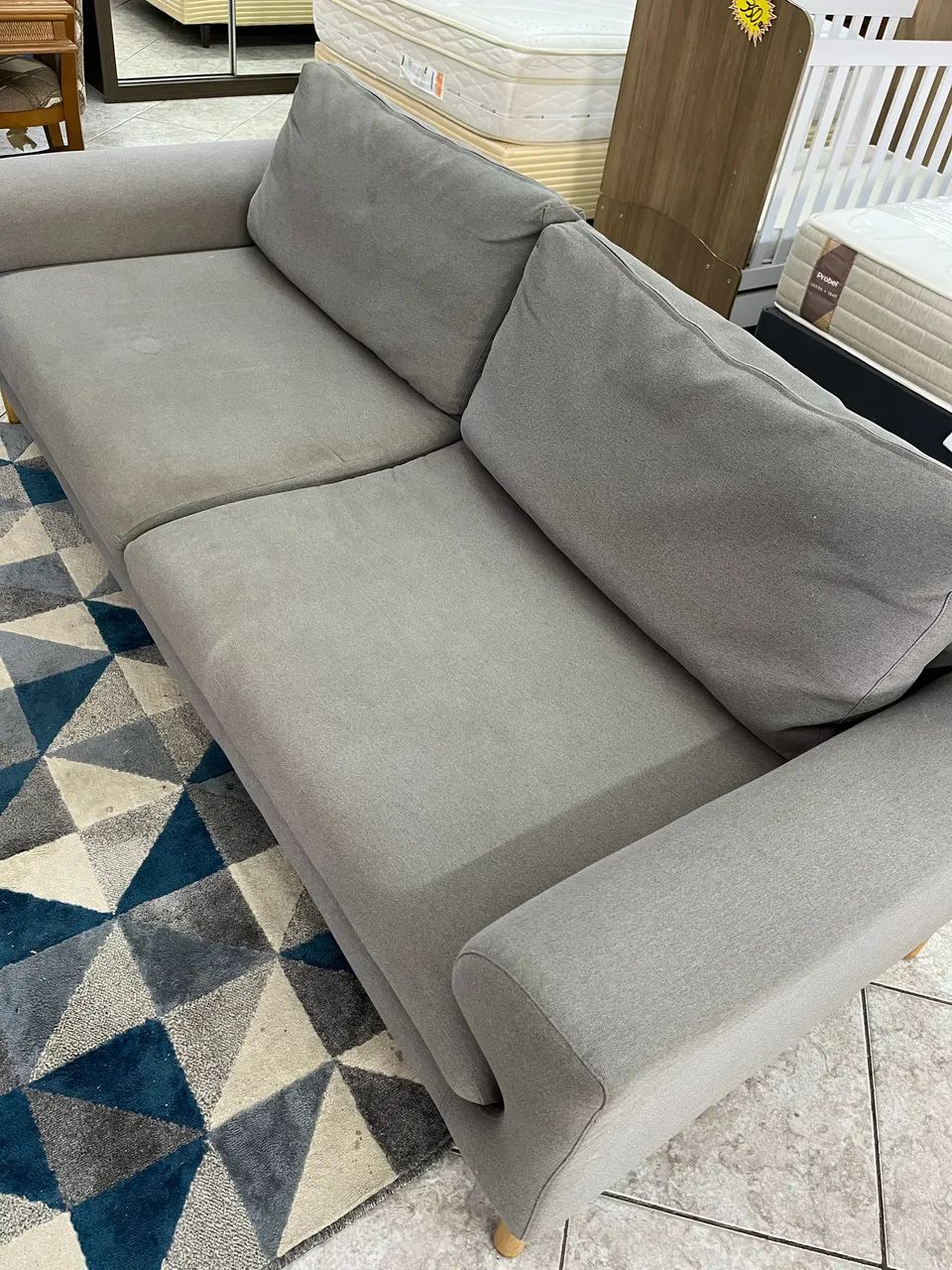 Sofá Living cinza 2 lugares - Foto 4