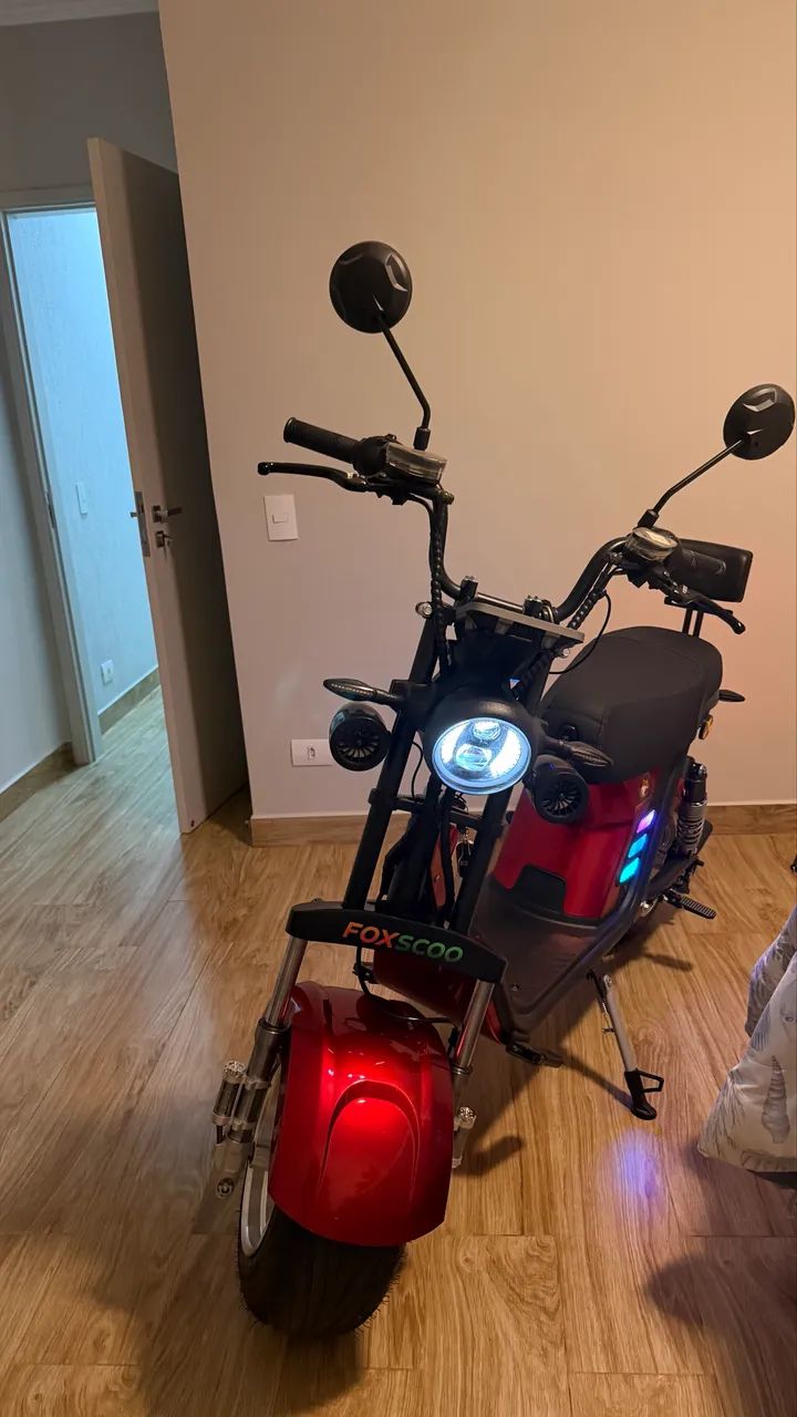 Scooter elétrica com apenas 100 km  - Foto 5