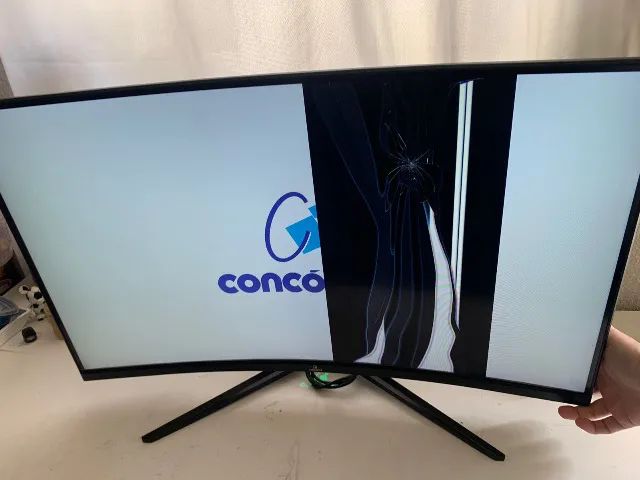 monitor gamer curvo concordia c315f 31.5 polegadas com defeito