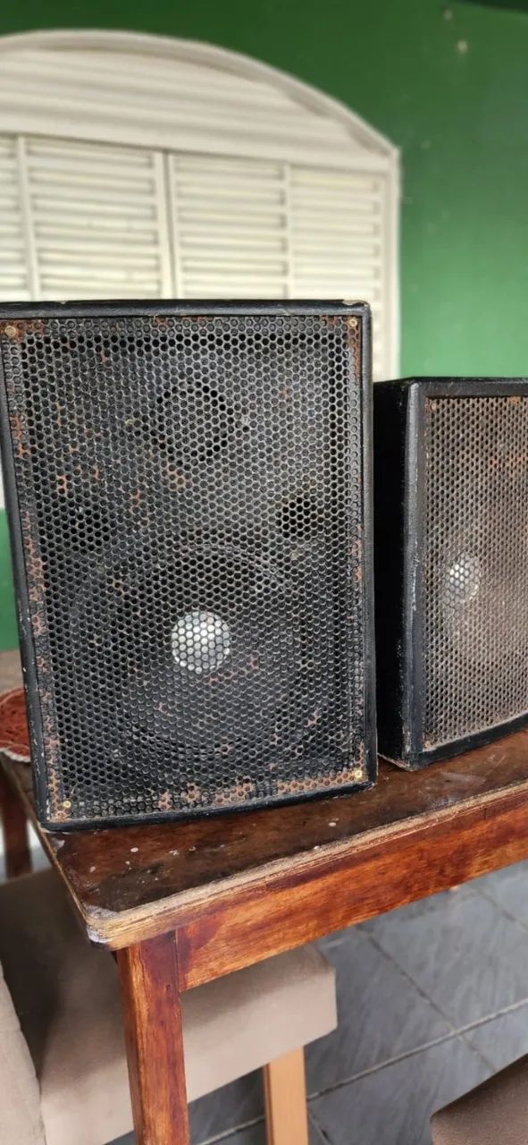 Vendo caixa de som vazia e mesa de som