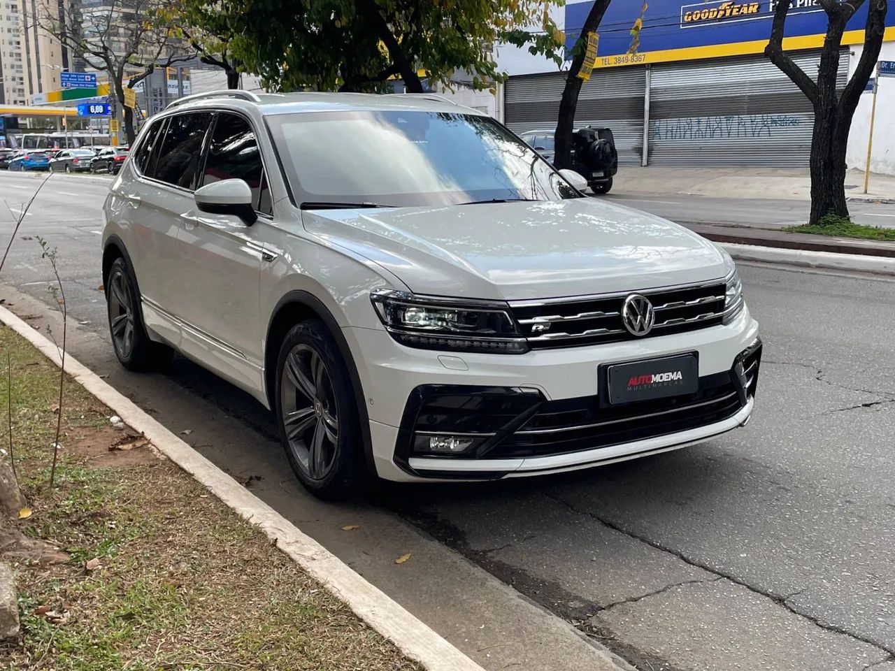 Volkswagen Tiguan Allspac R-Line 350 TSI 2.0 4x4, foto 8 de 19
