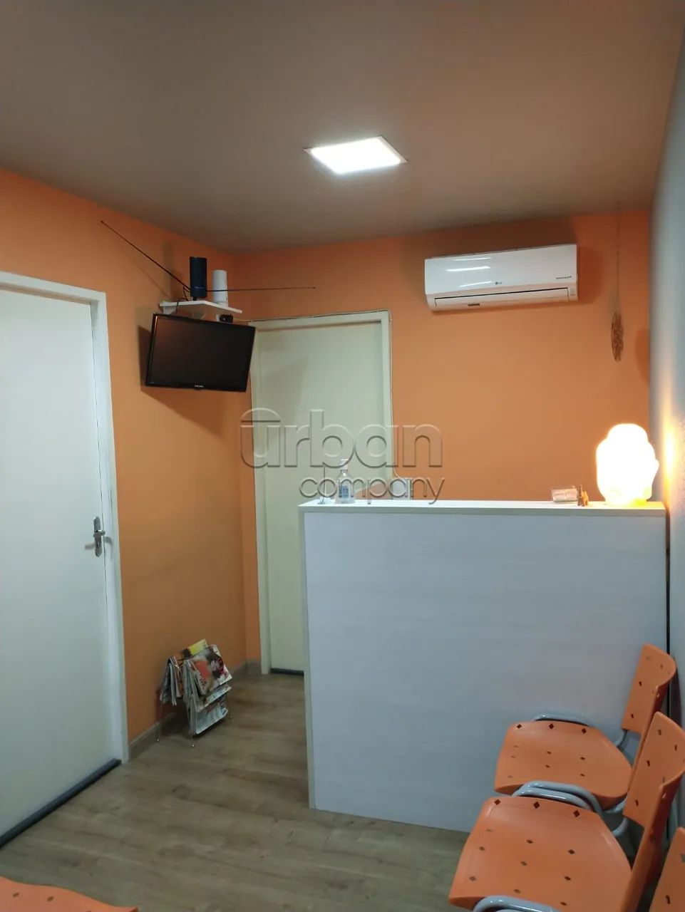 Sala comercial com recepçao, semimobiliada no centro de Canoas - Foto 4