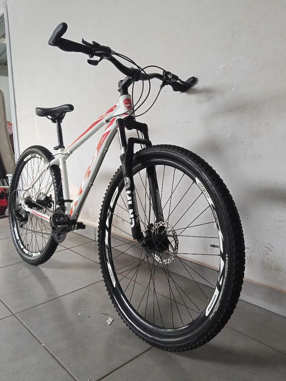 Bicicleta KLS aro 29  - Foto 2