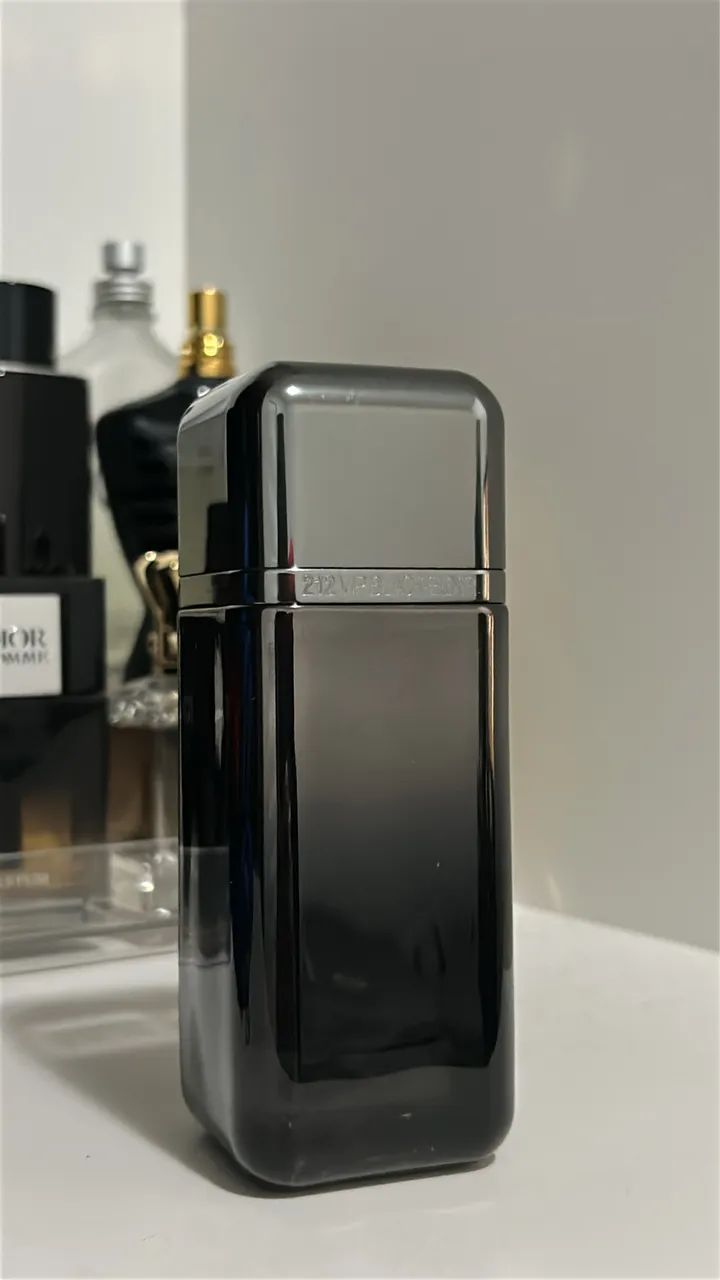 Perfume 212 VIP Black ELIXIR - Carolina Herrera; 100ml