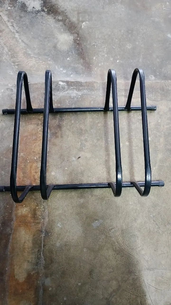 2 Bicicletario de chão para garagem 