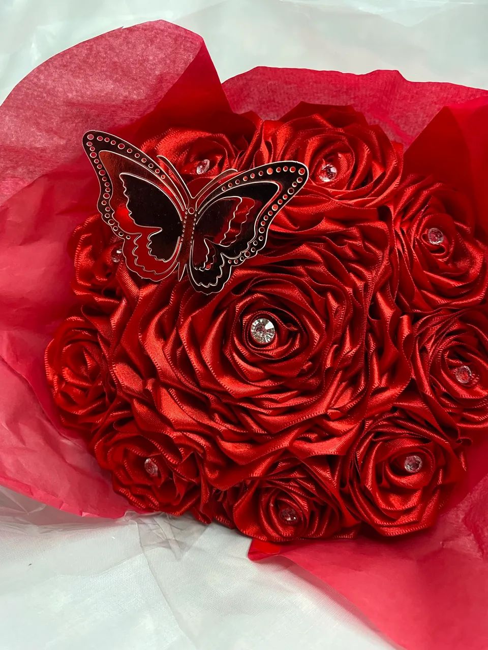 Buquê de cetim vermelho 