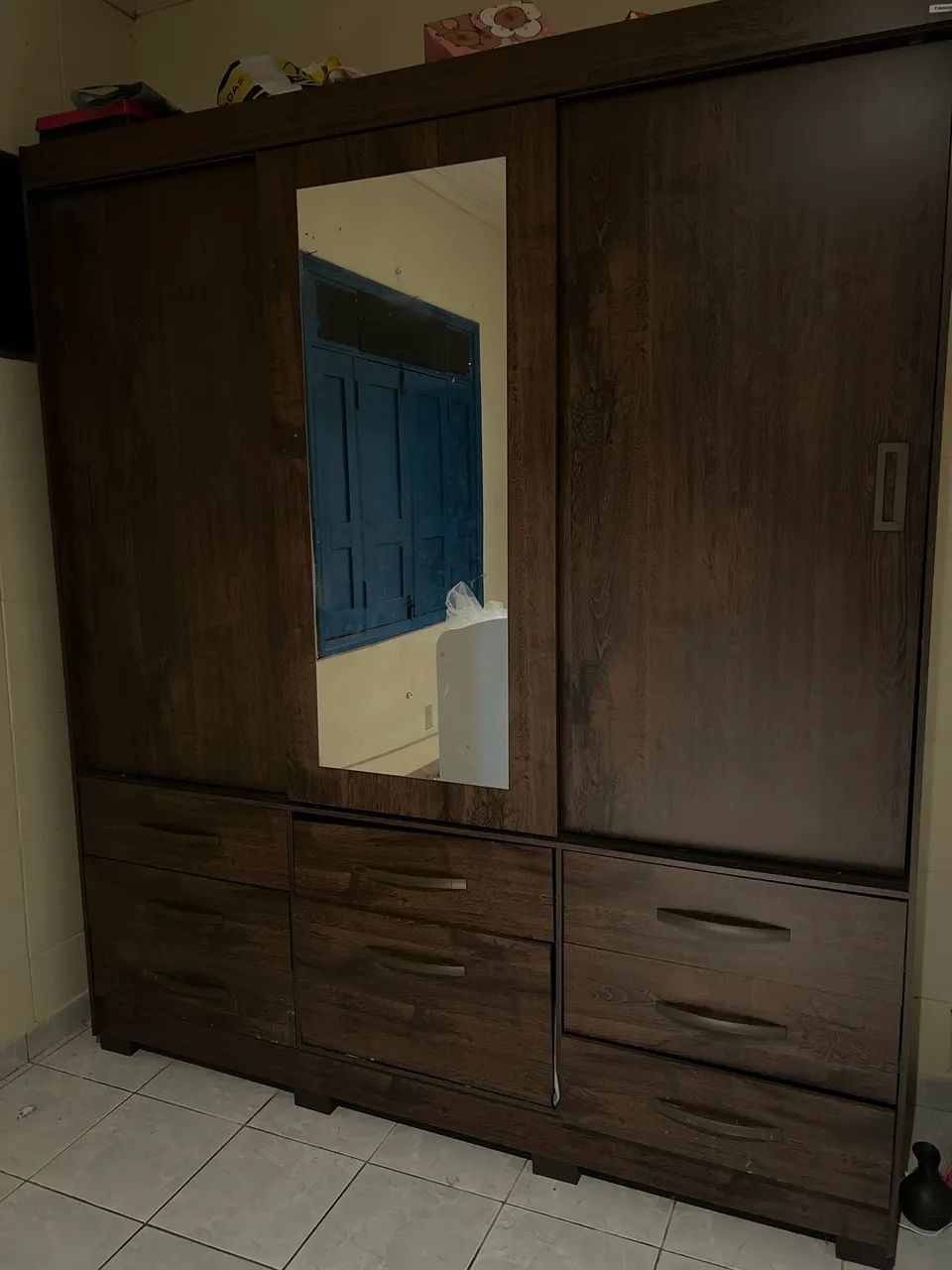 GUARDA ROUPA