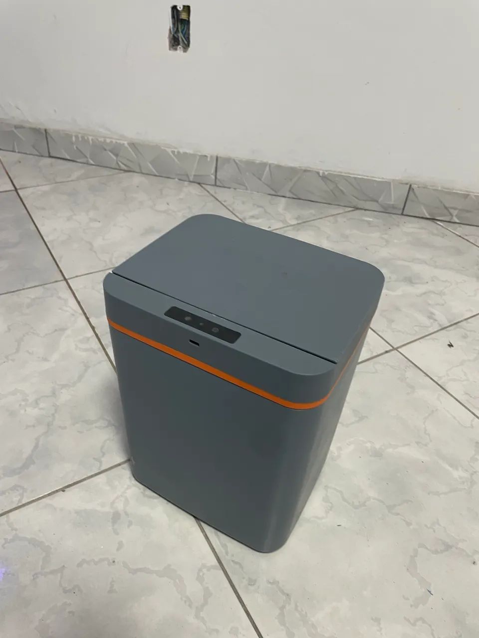 Lixeira com sensor 