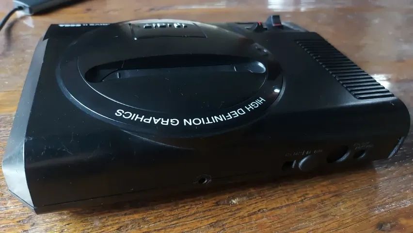 Console Mega Drive 2 original tectoy de 1993, placa va7, funcionando perfeitamente - Foto 2