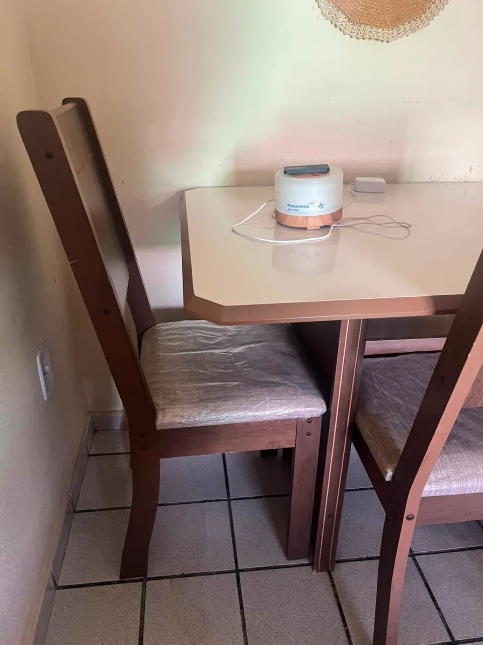Mesa de jantar - 3 cadeiras - Foto 2