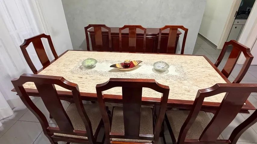 Conjunto de Sala de Jantar (Mesa, Buffet e Espelho) - Foto 2