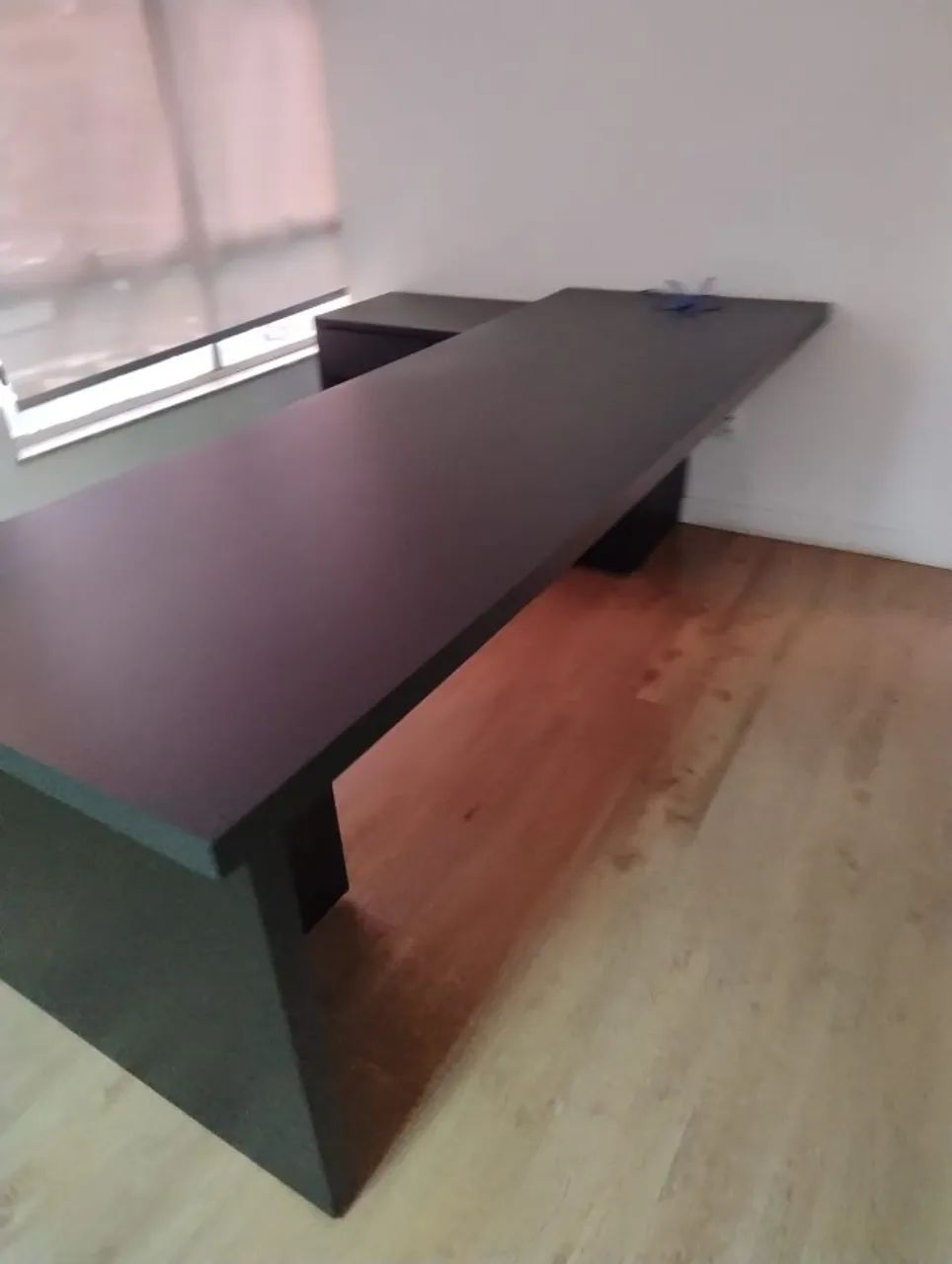 Mesa de Diretoria Completa com Módulo Auxiliar - Excelente Estado - Foto 3
