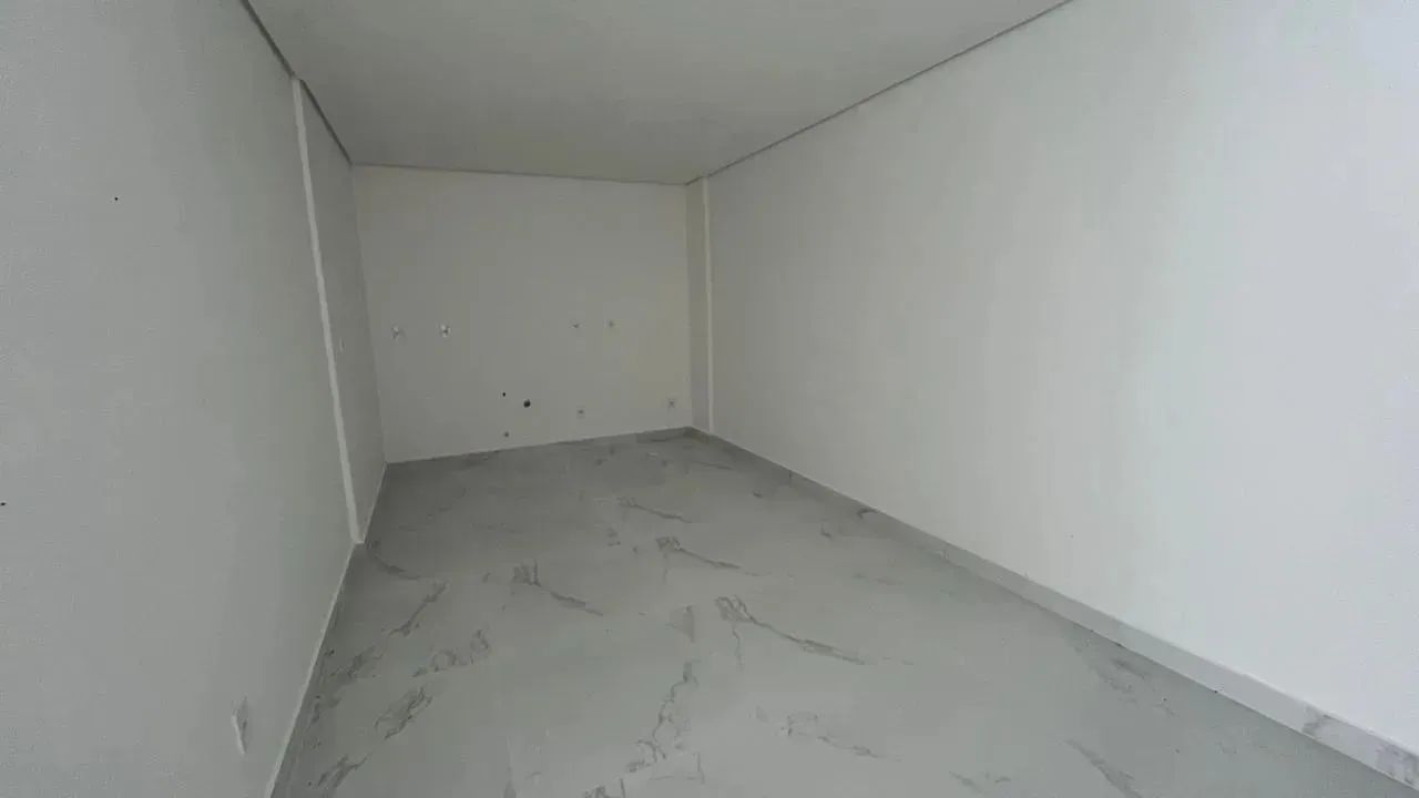 SALA COMERCIAL COM ÓTIMA LOCALIZAÇÃO PARA LOCAÇÃO!!! NA MEIA PRAIA - Foto 6