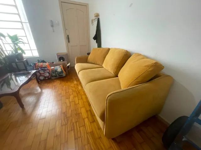 Sofá Três Lugares - Reformado com esforço no tecido e espuma - Foto 4