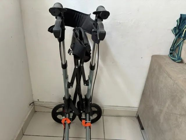 Andador com cadeira - Foto 4