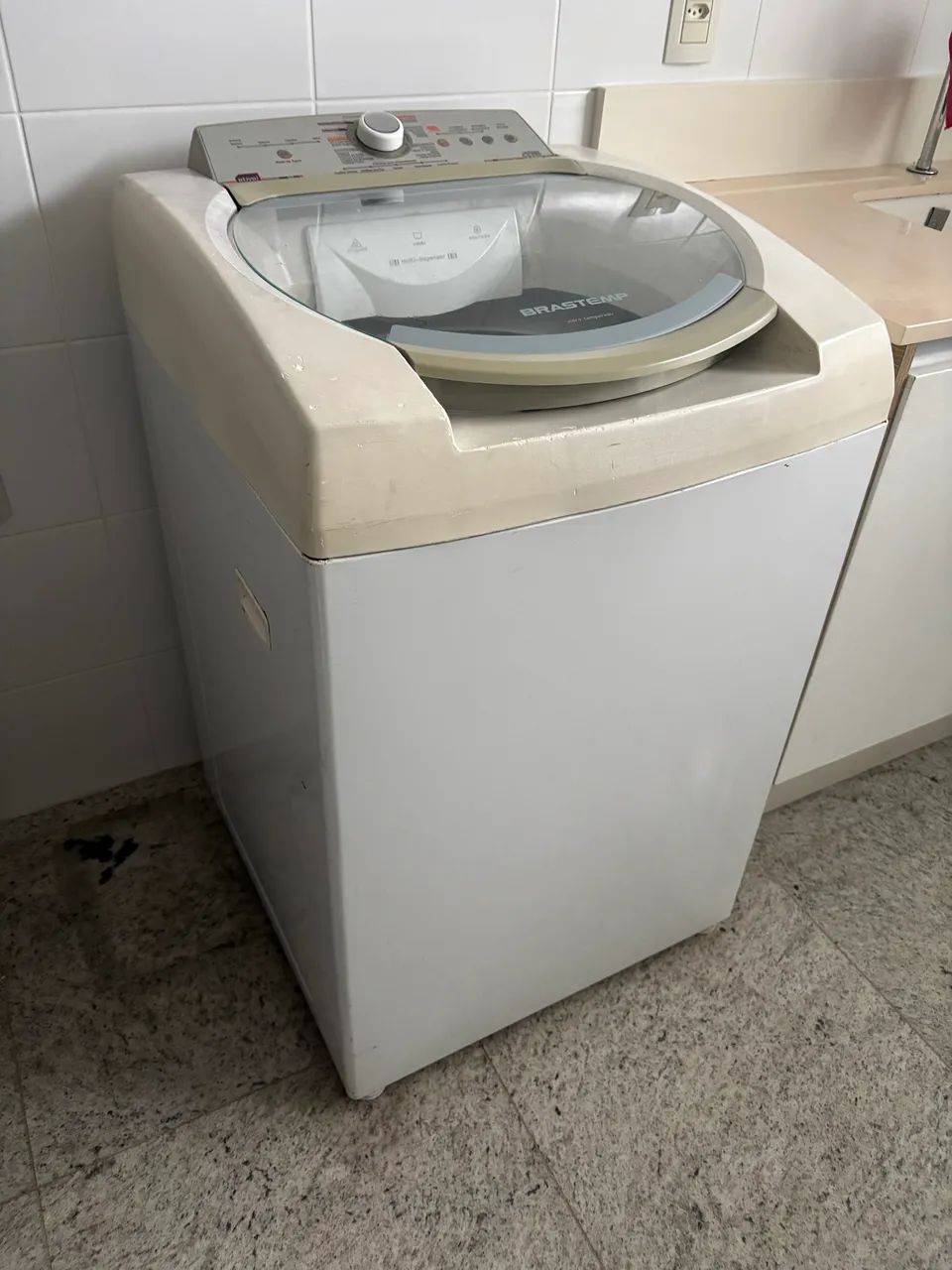 Máquina de lavar roupas 