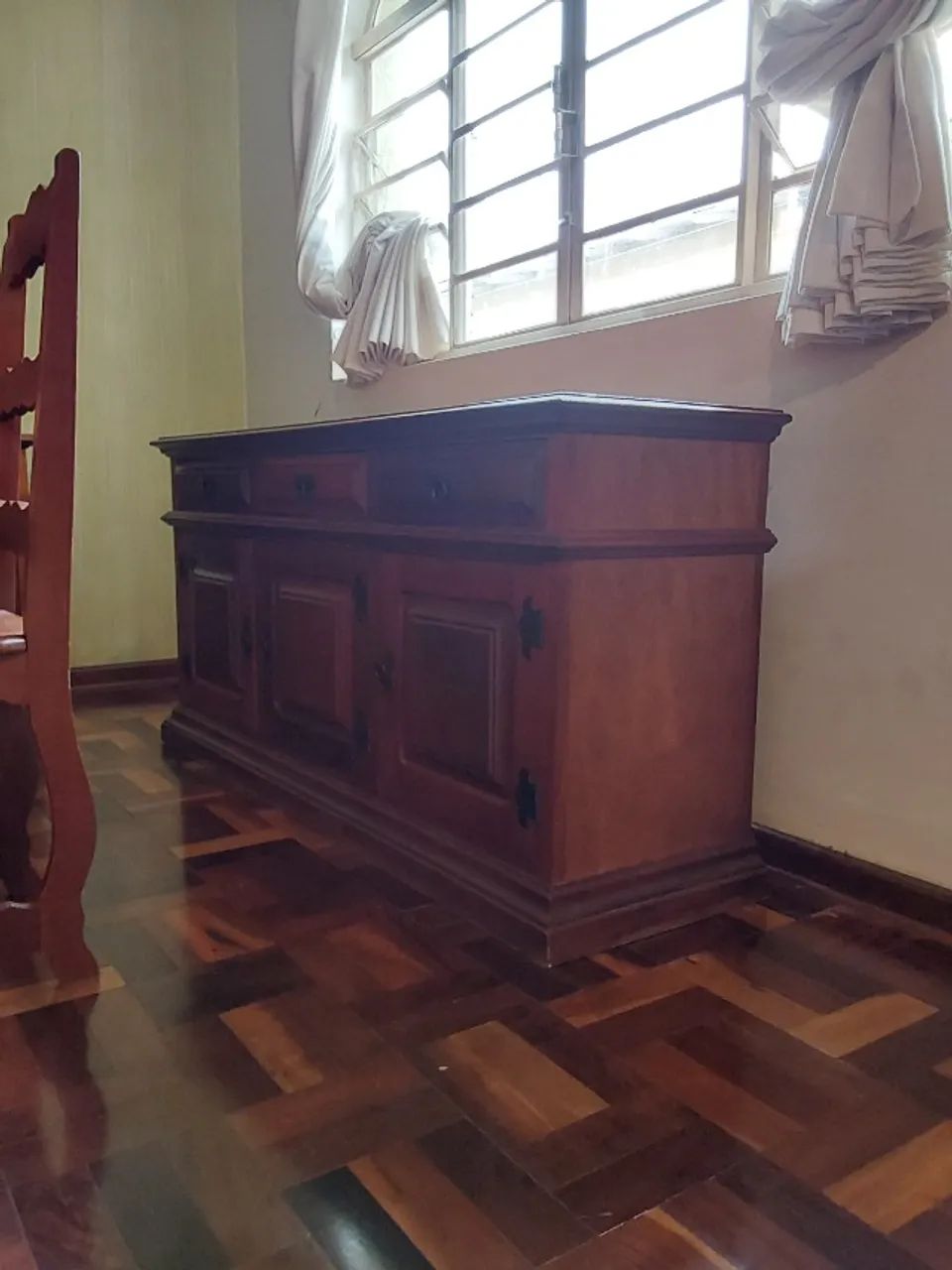 Cristaleira e Mesa  de Jantar expansível  - Foto 3