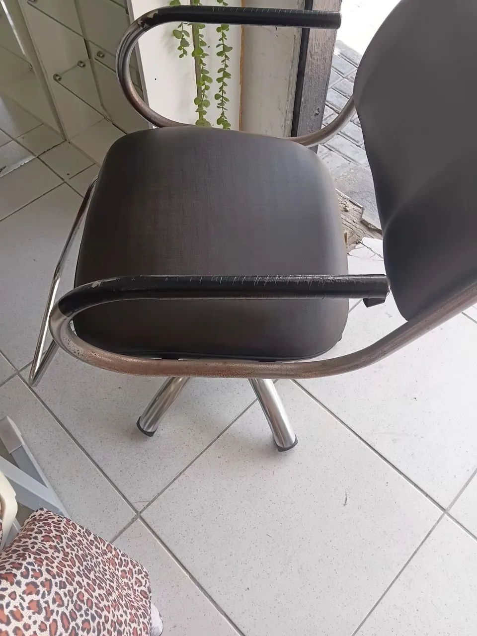 VENDO CADEIRA  DE SALÃO HIDRÁULICA 